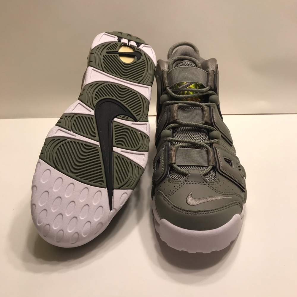 Nike shoes - Picture 4 of 5